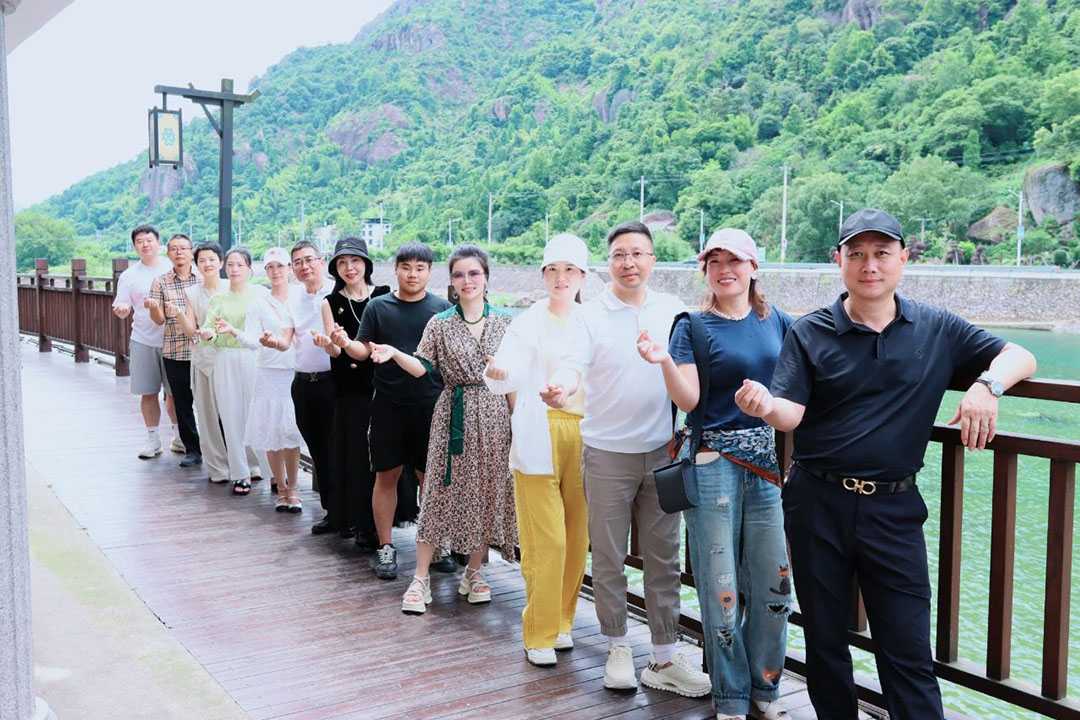 “激情夏日，踏浪仙溪”樂(lè)創(chuàng)會(huì)樂(lè)成一組開(kāi)展主題團(tuán)建活動(dòng)
